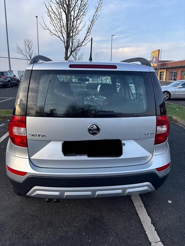 Gebraucht Skoda Yeti 110 PS (80 kW) 2017 Silber SUV