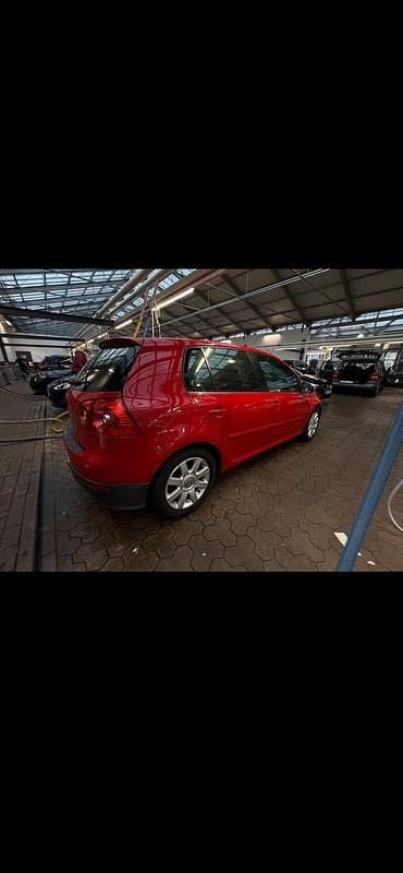 Gebraucht VW Golf V 116 PS (85 kW) 2003 Rot Kleinwagen
