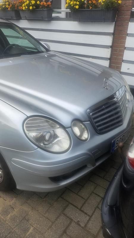 Silber Gebraucht 2007 Mercedes E220 Kombi | 1.650 € (Superpreis) - Bild 1/4