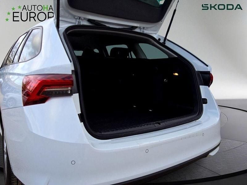 Gebraucht Skoda Octavia Selection 150 PS (110 kW) 2025 Moonweiss metallic Kombi