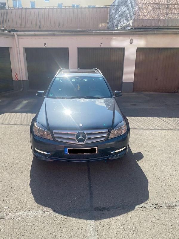 Gebraucht Mercedes C350 Elegance 231 PS (169 kW) 2010 Grau Kombi