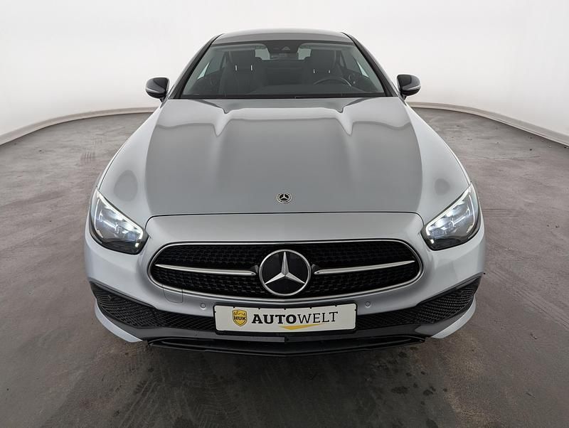 Gebraucht Mercedes E200 Avantgarde 211 PS (155 kW) 2021 Hightech silber Coupé
