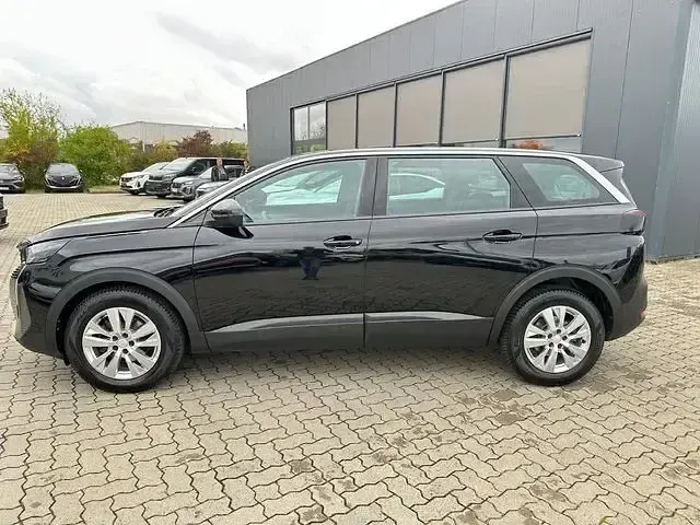Gebraucht Peugeot 5008 Active 131 PS (96 kW) 2024 Schwarz Van / Kleinbus