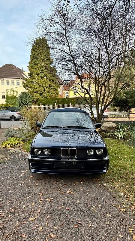 Blau Gebraucht 1986 BMW 318 Cabriolet Cabrio | 7.250 € - Bild 1/4