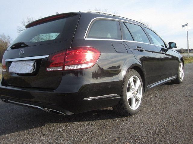 Gebraucht Mercedes E400 Avantgarde 333 PS (244 kW) 2013 Schwarz Kombi