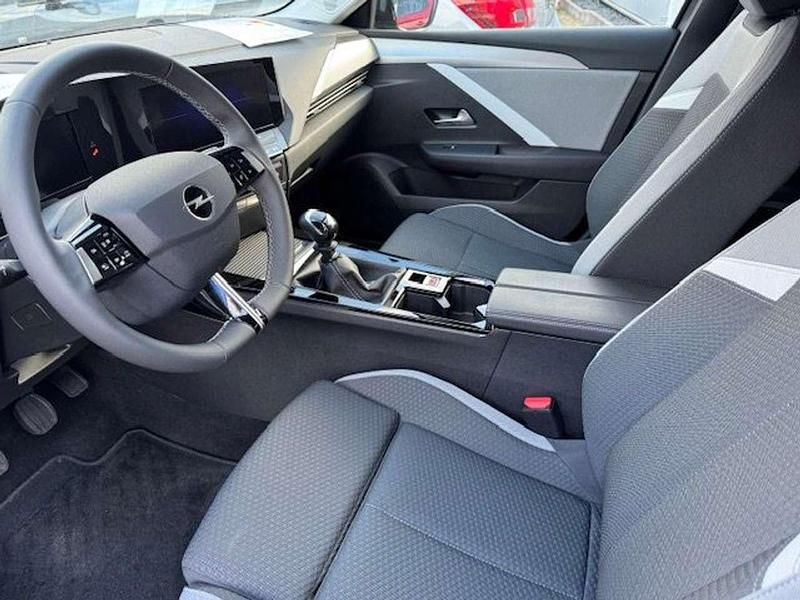 Gebraucht Opel Astra Edition 110 PS (80 kW) 2024 Vulkan grau Kleinwagen
