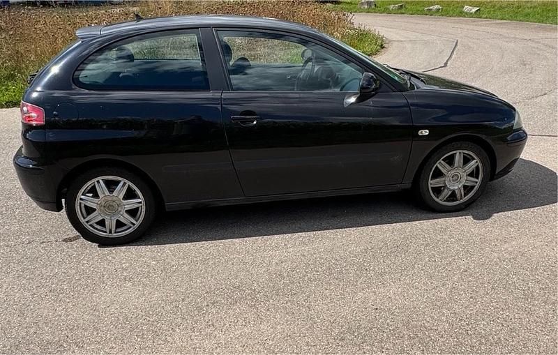 Schwarz Gebraucht 2005 Seat Ibiza Kleinwagen | 1.400 € (Fairer Preis) - Bild 1/4