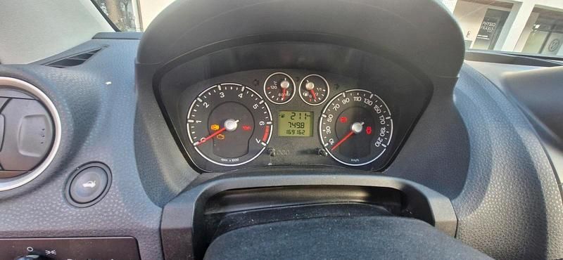 Gebraucht Ford Fiesta 60 PS (44 kW) 2005 Silber Kleinwagen