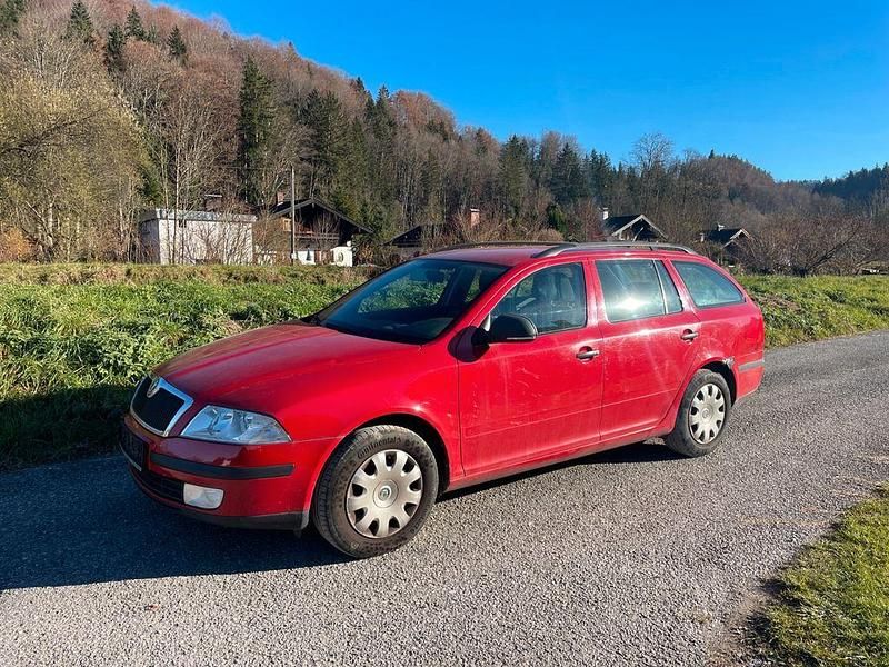Rot Gebraucht 2011 Skoda Octavia Active Kombi | 1.500 € (Superpreis) - Bild 1/4