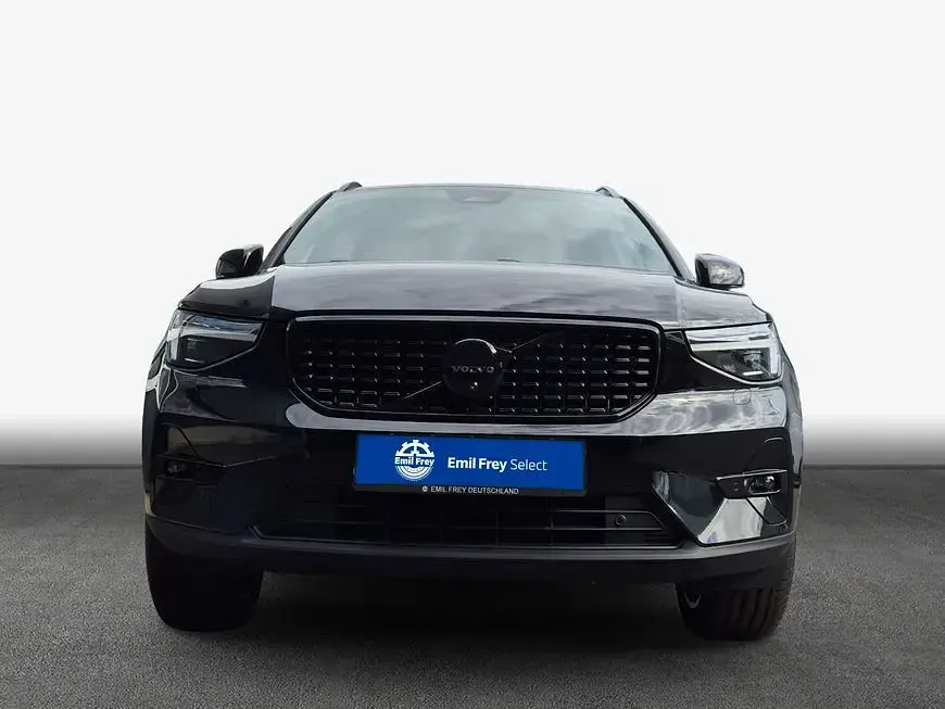 Gebraucht Volvo XC40 Plus 163 PS (119 kW) 2025 Onyx black / metallic SUV