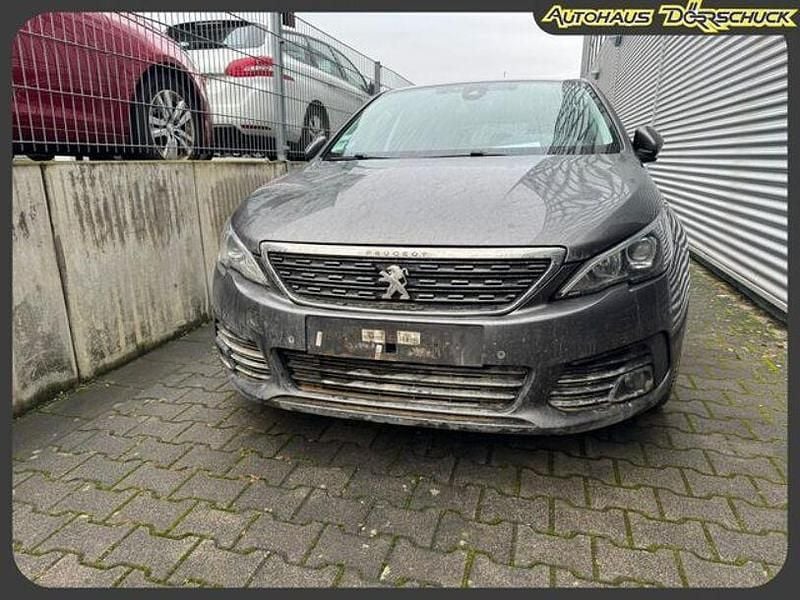 Gebraucht Peugeot 308 Allure 132 PS (97 kW) 2019 Grau Limousine