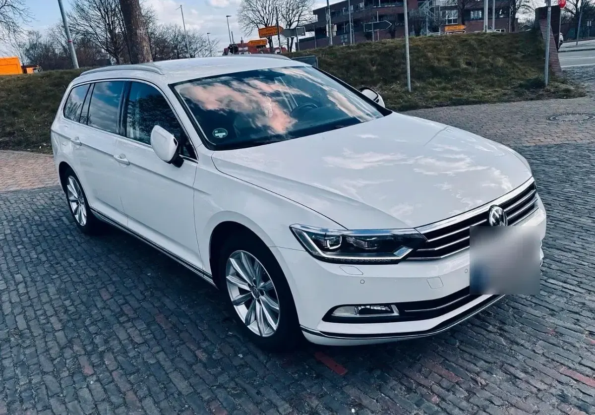 Gebraucht VW Passat 150 PS (110 kW) 2019 Weiß Kombi