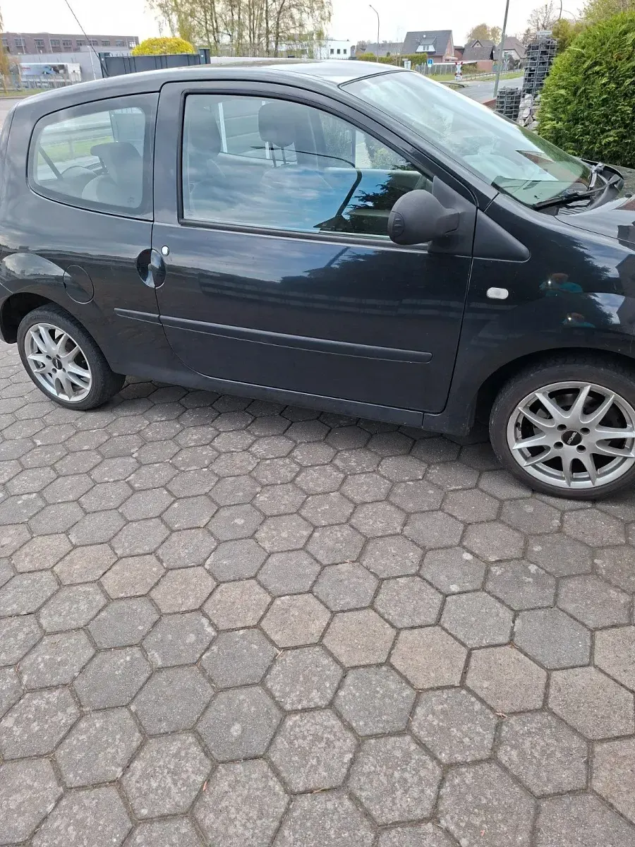 Używany Renault Twingo Expression 76 KM (55 kW) 2008 Czarny Hatchback
