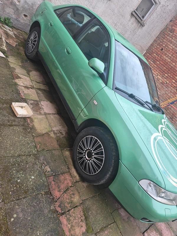 Gebraucht Audi A4 101 PS (74 kW) 1999 Grün Limousine