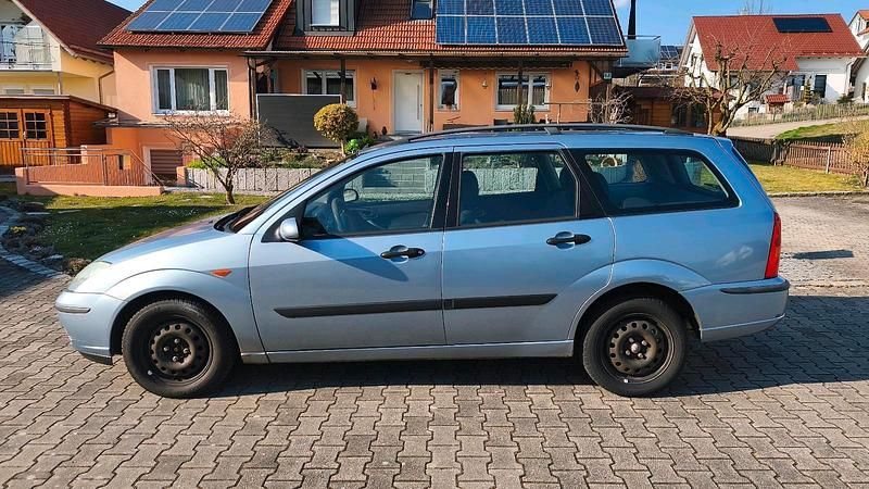 Second-hand Ford Focus 115 CP (84 kW) 2004 Albastru Break