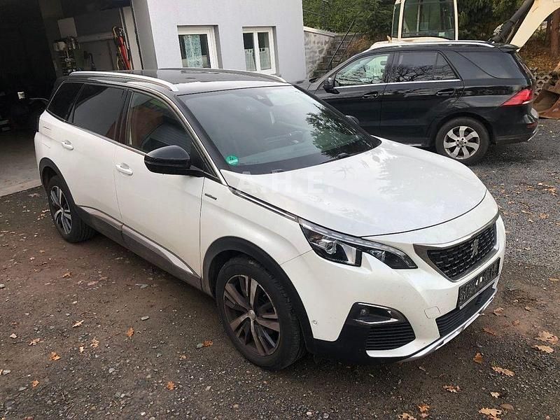 Weiß Gebraucht 2019 Peugeot 5008 GT-line SUV | 9.950 € (Superpreis) - Bild 1/4