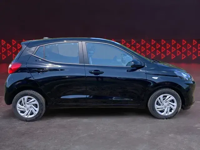 Neu Hyundai i10 Select 63 PS (46 kW) 2025 Phantom black / met Kleinwagen