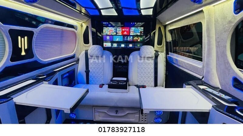 Silber Gebraucht 2013 VW T5 LOUNGE Van | 33.800 € - Bild 1/4
