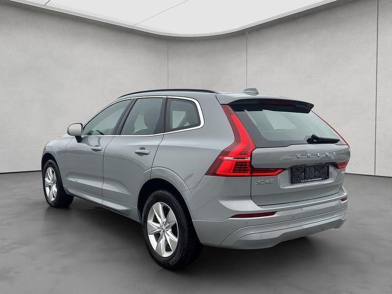 Gebraucht Volvo XC60 Core 197 PS (144 kW) 2023 Grau SUV