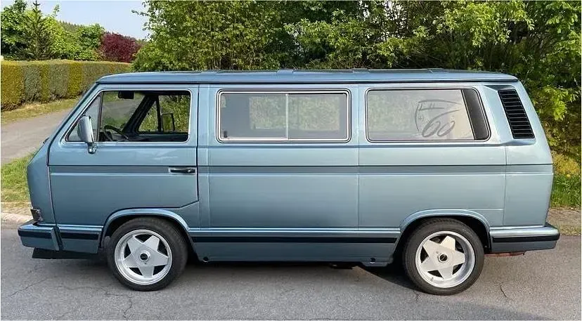 Begagnad VW Multivan 95 HK (69 kW) 1989 Blå Minibuss