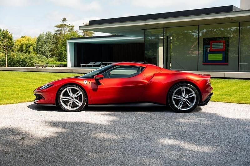 Gebraucht Ferrari 296 829 PS (609 kW) 2024 Rot