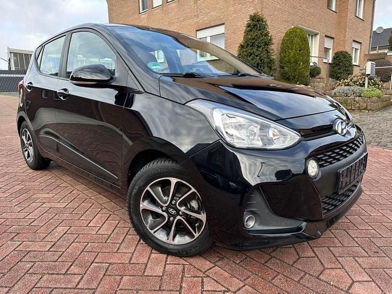 Gebraucht Hyundai i10 YES! 67 PS (49 kW) 2018 Schwarz Kleinwagen