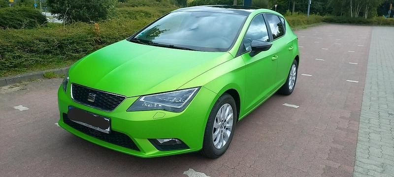 Grün Gebraucht 2015 Seat Leon Style Kombi | 6.900 € (Fairer Preis) - Bild 1/4