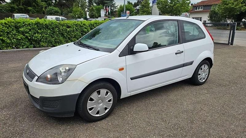 Frozen white Gebraucht 2006 Ford Fiesta Kleinwagen | 498 € (Superpreis) - Bild 1/4