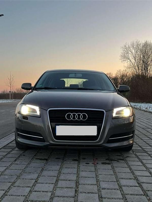 Grau Gebraucht 2010 Audi A3 Attraction Kombi | 5.500 € (Fairer Preis) - Bild 1/4
