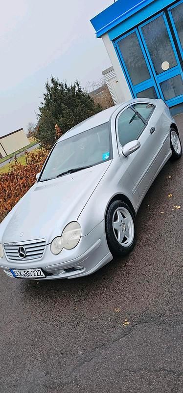 Silber Gebraucht 2002 Mercedes C180 Coupé | 2.780 € (Fairer Preis) - Bild 1/4