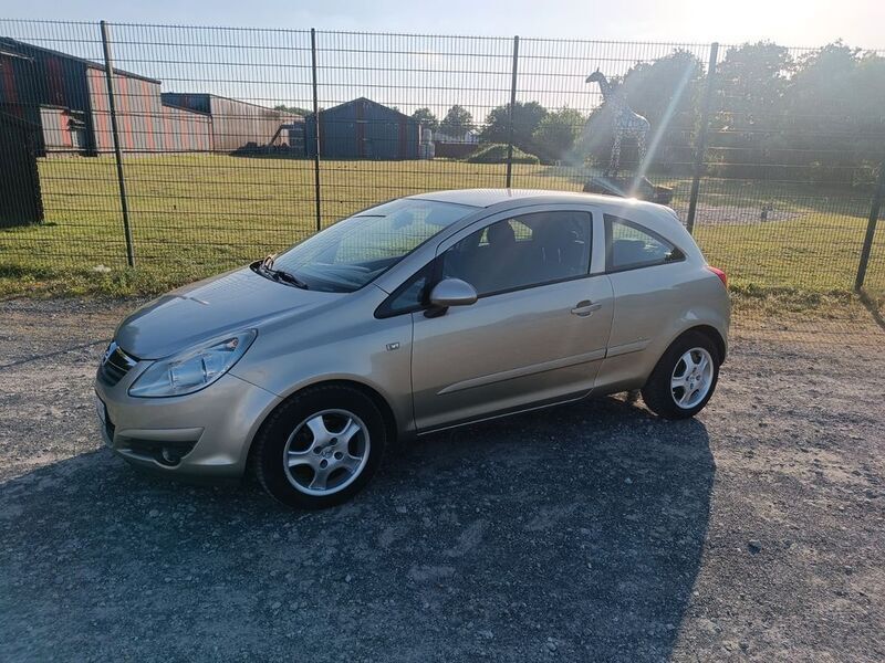 Gold Gebraucht 2006 Opel Corsa Edition Kleinwagen | 2.199 € (Fairer Preis) - Bild 1/4
