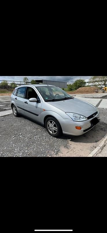Silber Gebraucht 2001 Ford Focus Kleinwagen | 1.500 € (Fairer Preis) - Bild 1/4