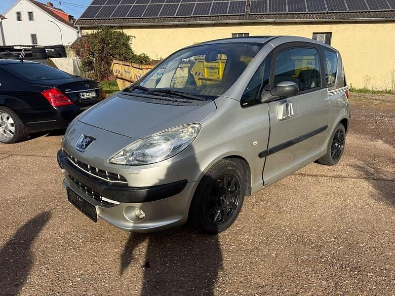 Gebraucht Peugeot 1007 Premium 73 PS (53 kW) 2006 Grau Van / Kleinbus