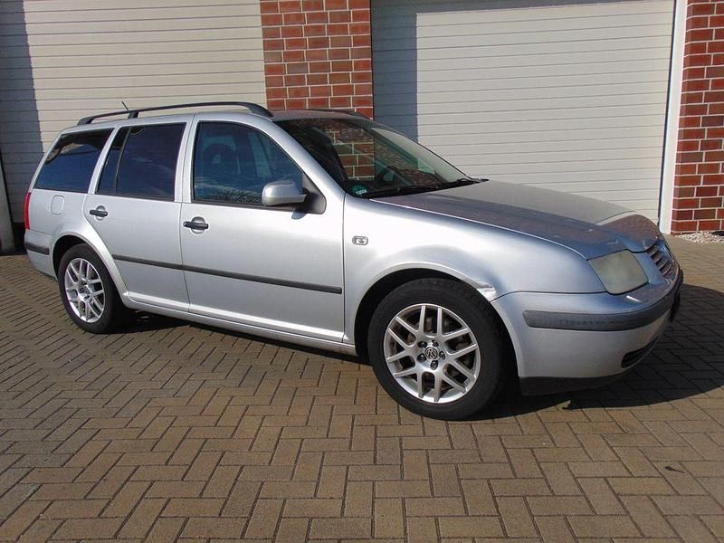 Silber Gebraucht 2001 VW Bora Highline Limousine | 1.998 € - Bild 1/4
