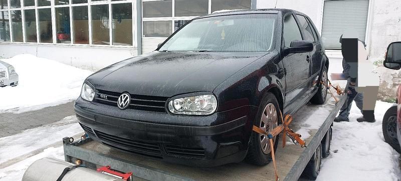 Gebraucht VW Golf IV 115 PS (84 kW) 2002 Schwarz Kleinwagen