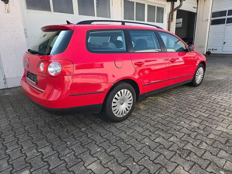 Gebraucht VW Passat Trendline 122 PS (89 kW) 2009 Rot Kombi