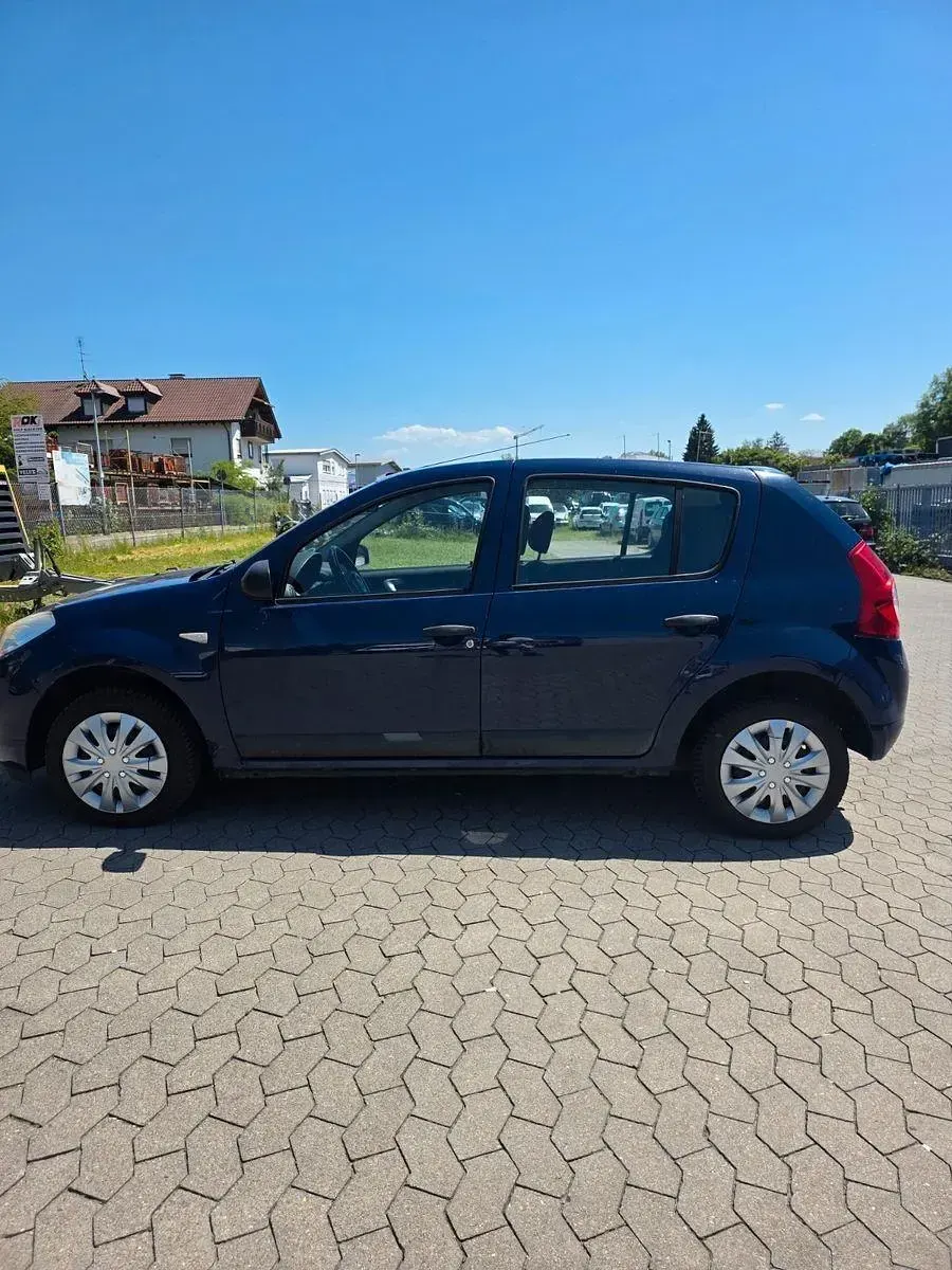 Gebraucht Dacia Sandero 75 PS (55 kW) 2009 Blau Limousine