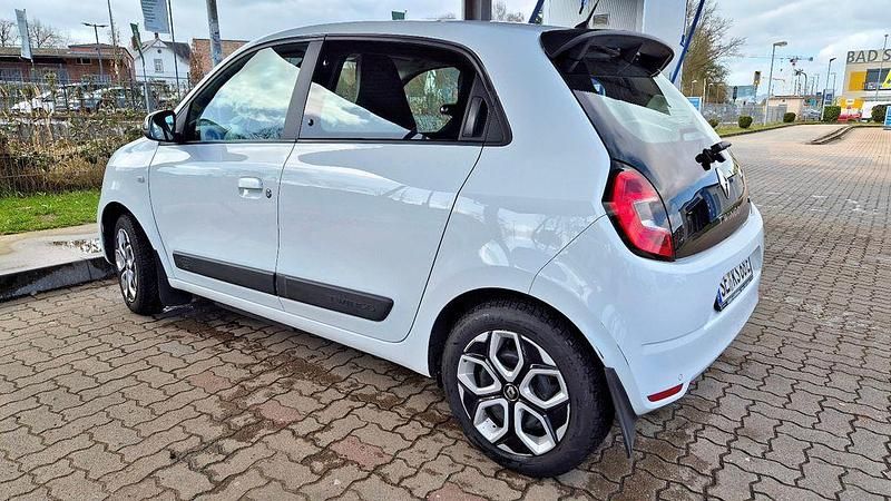 Gebraucht Renault Twingo Equilibre 60 kW (82 PS) 2022 Weiß Kleinwagen