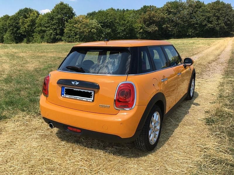Gebraucht Mini Cooper Pepper 136 PS (100 kW) 2017 Orange Kleinwagen