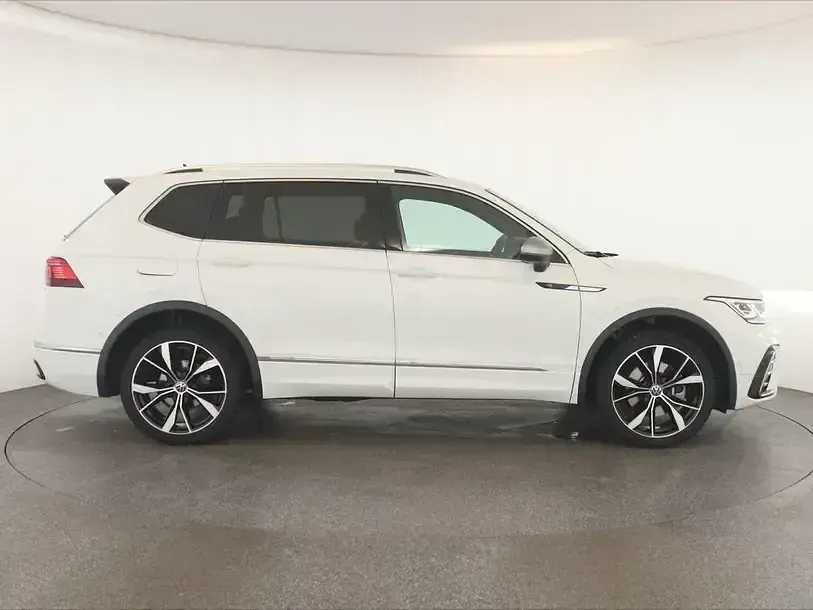 Gebraucht VW Tiguan Allspace R-line 193 PS (141 kW) 2024 Pure white SUV