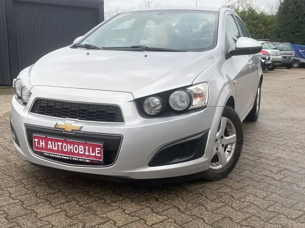 Gebraucht Chevrolet Aveo LT 86 PS (63 kW) 2011 Silber Limousine