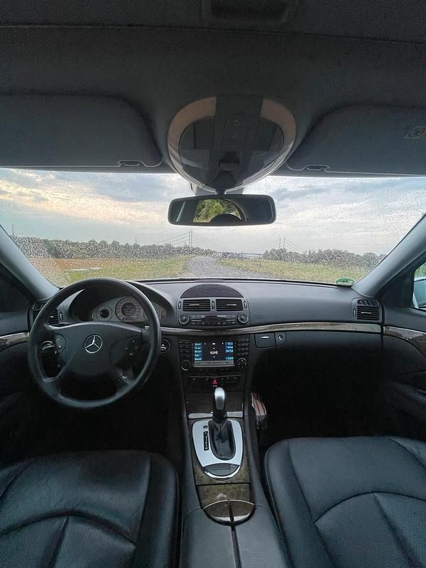 Gebraucht Mercedes E320 224 PS (164 kW) 2004 Silber Limousine
