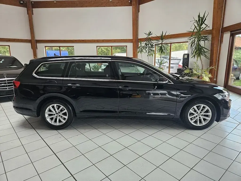 Gebraucht VW Passat Business 150 PS (110 kW) 2022 Schwarz Kombi