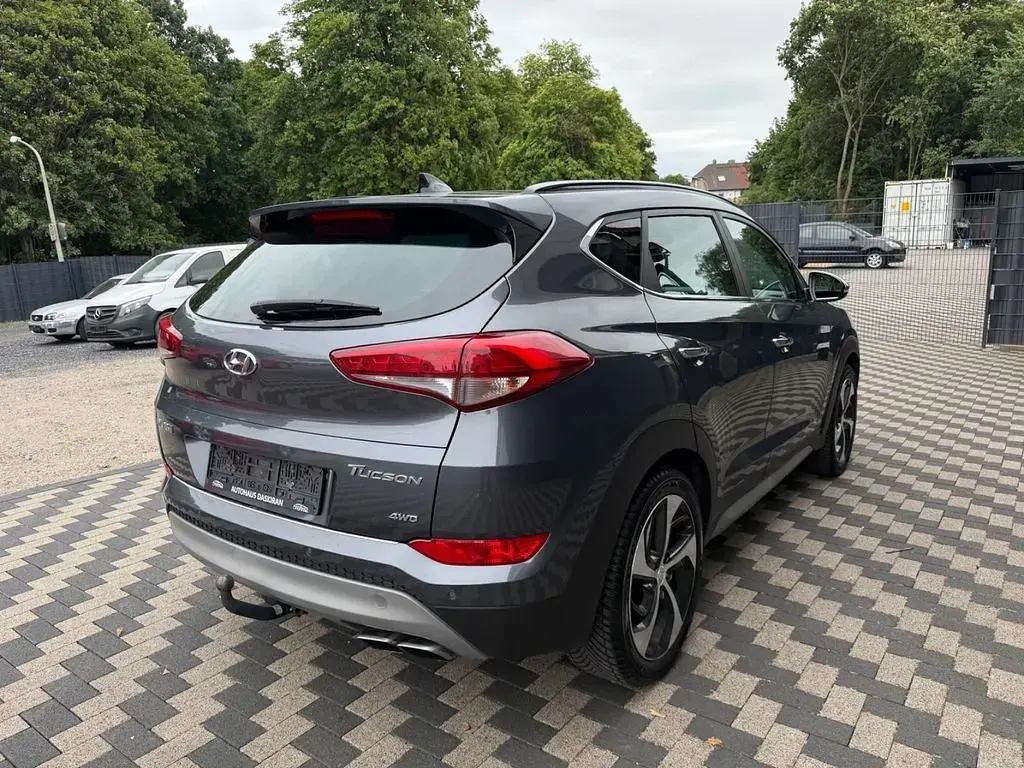 Gebraucht Hyundai Tucson Premium 177 PS (130 kW) 2017 Micron/pepper grey SUV