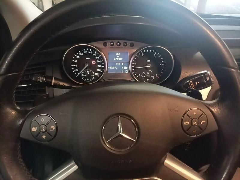 Schwarz Gebraucht 2006 Mercedes R320 Van / Kleinbus | 6.700 € (Teuer) - Bild 1/4