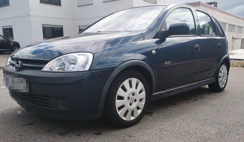 Blau Gebraucht 2001 Opel Corsa Limousine | 1.499 € (Guter Preis) - Bild 1/4