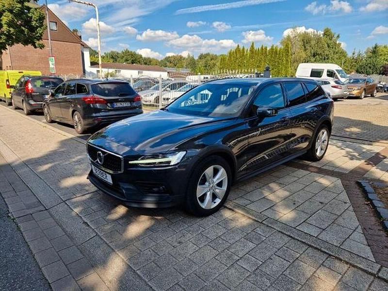 Savile grey (metallic) Gebraucht 2020 Volvo V60 CC Pro Kombi | 20.590 € (Fairer Preis) - Bild 1/4