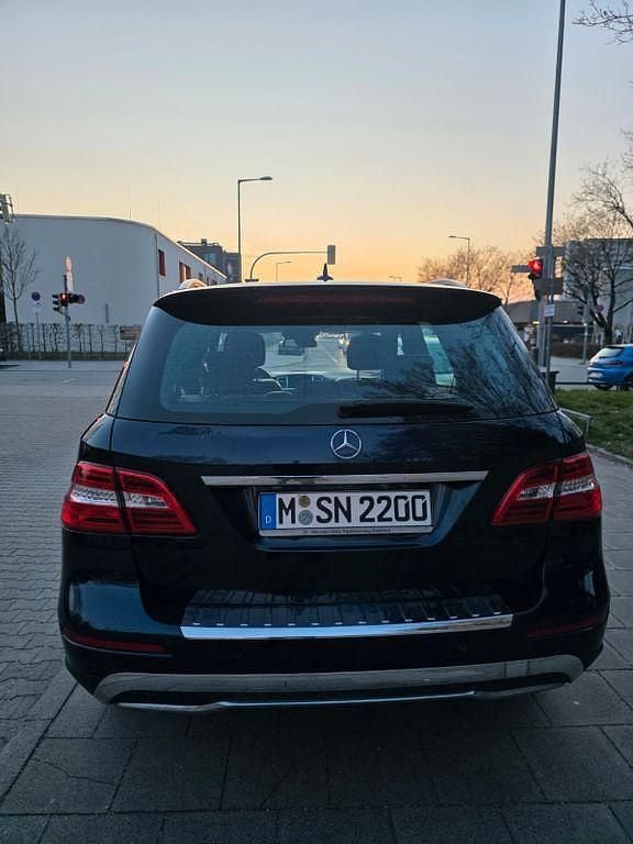 Gebraucht Mercedes ML350 258 PS (189 kW) 2013 Blau SUV
