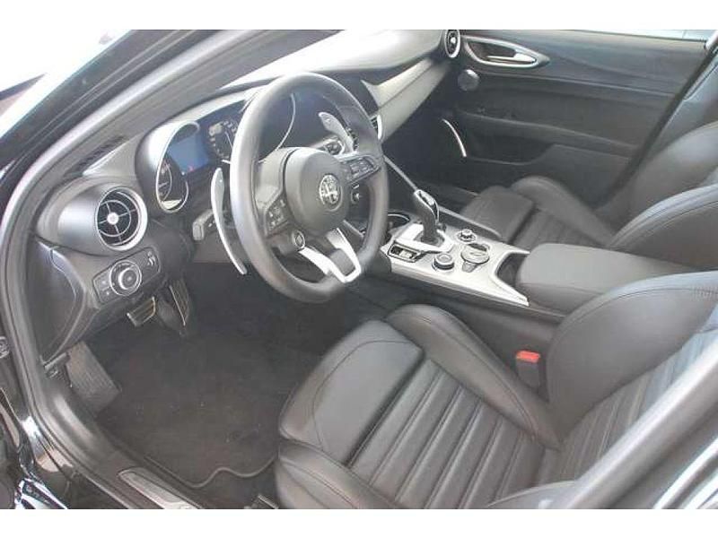 Gebraucht Alfa Romeo Giulia Veloce 209 PS (153 kW) 2023 Nero vulcano metallic Limousine