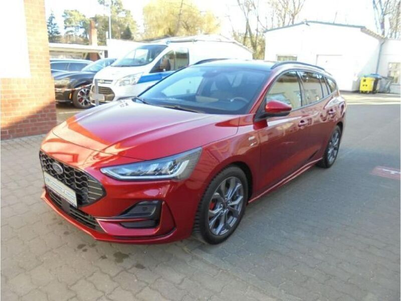 Gebraucht Ford Focus ST-Line 155 PS (114 kW) 2023 Fantastic red tc Kombi